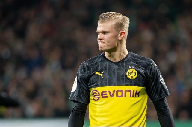 行攻势足球 行攻势足球